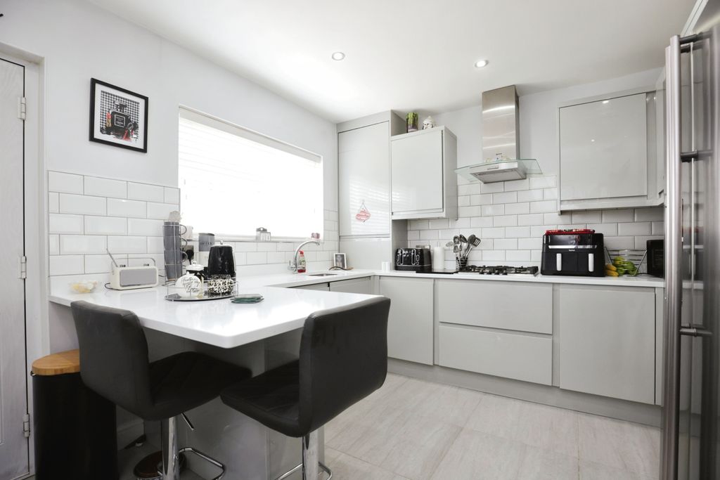 Property photo 1 of 17 Photography