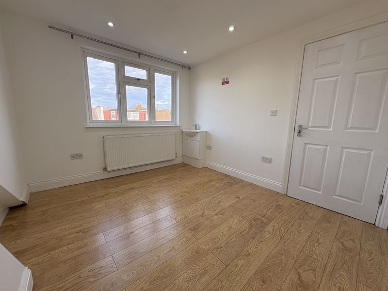 Property photo 3 of 9 Photo 3