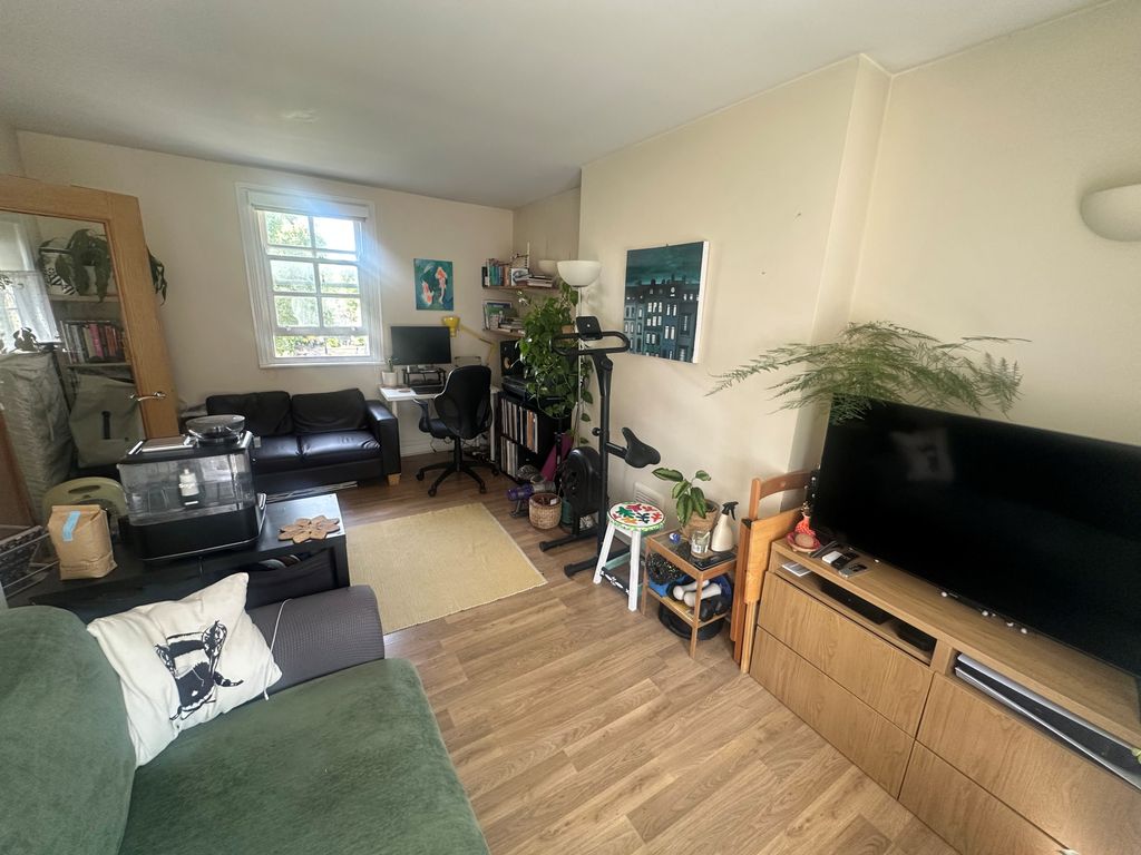 Property photo 3 of 7