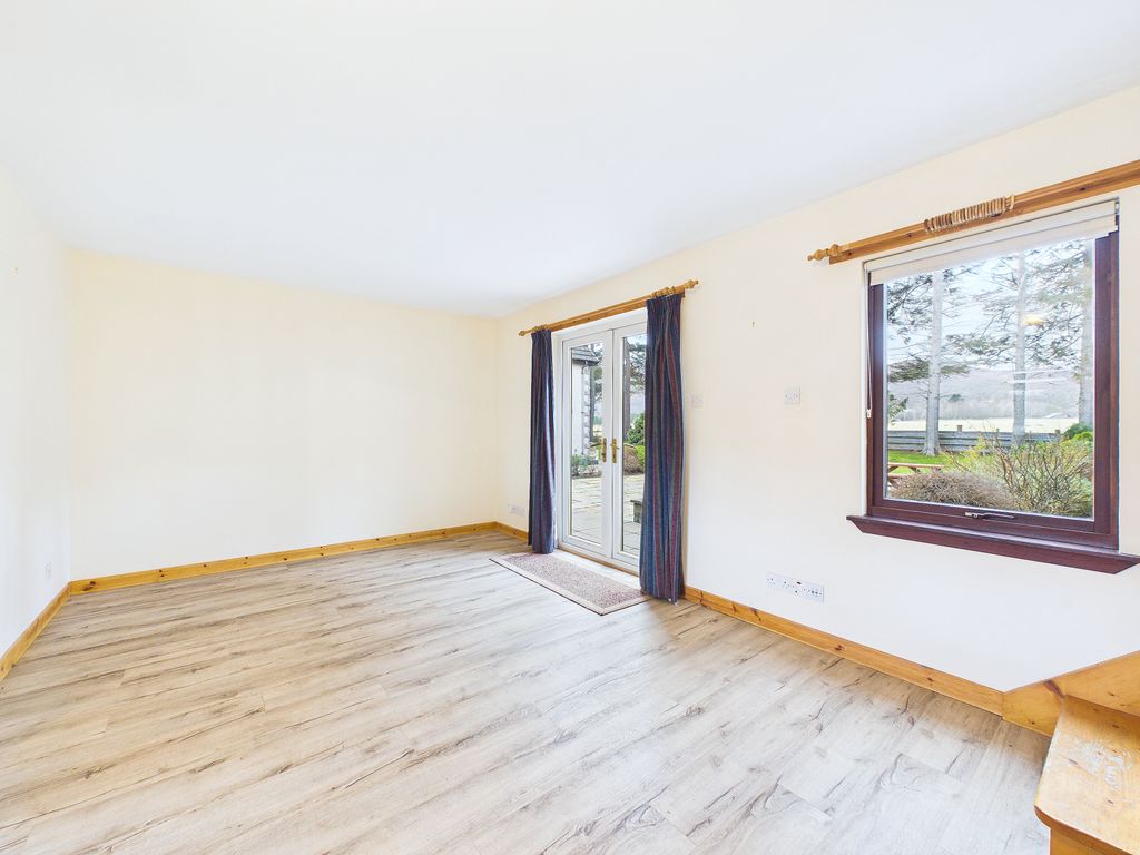 Property photo 3 of 27