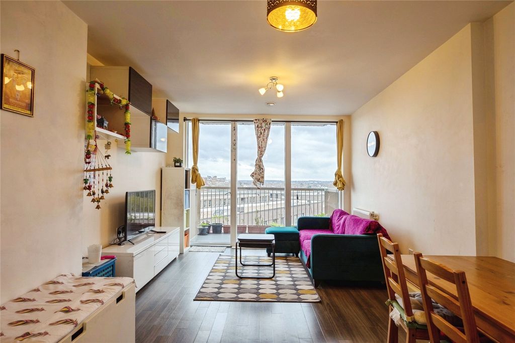 Property photo 2 of 20 Picture No. 09