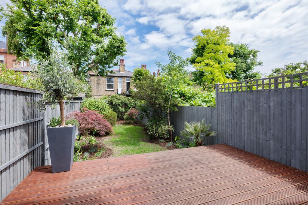 Property photo 3 of 17 Image