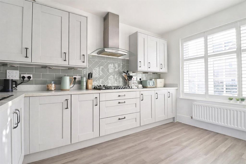 Additional image 6 of 5 bed detached house for saleHome Field Drive, Braintree CM7