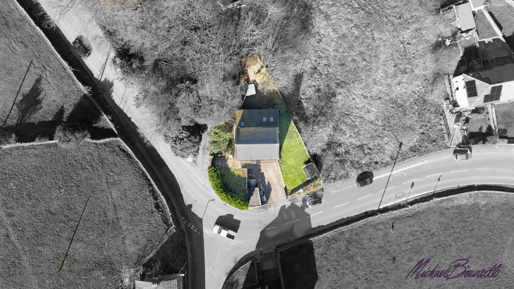 Property photo 2 of 39