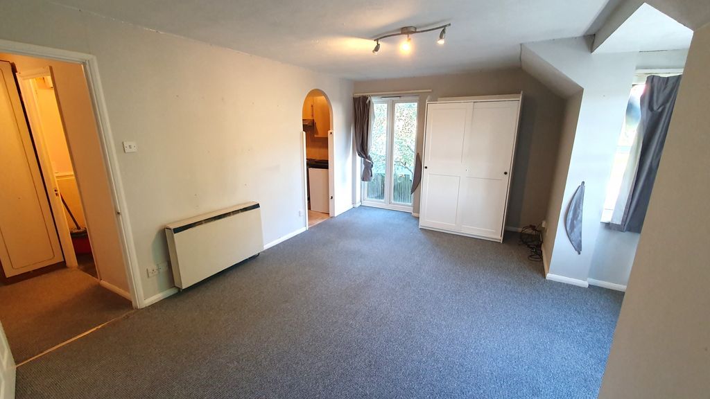 Property photo 2 of 8 Gallery