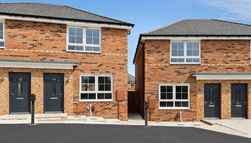 Property photo 1 of 10 Laxford Lane