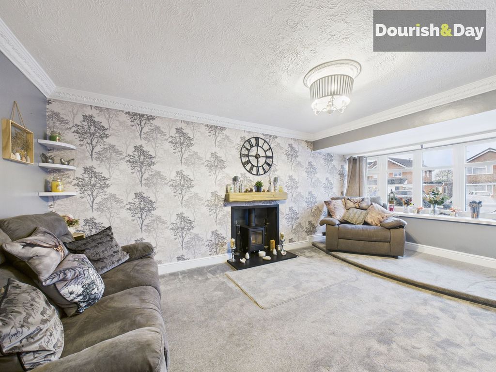 Property photo 2 of 25 Lounge