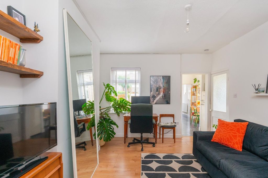 Property photo 3 of 23 9A1Arbr - Living Room B.Jpg