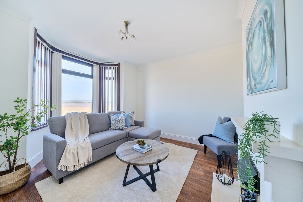 Property photo 2 of 28 Lounge Aspect 2