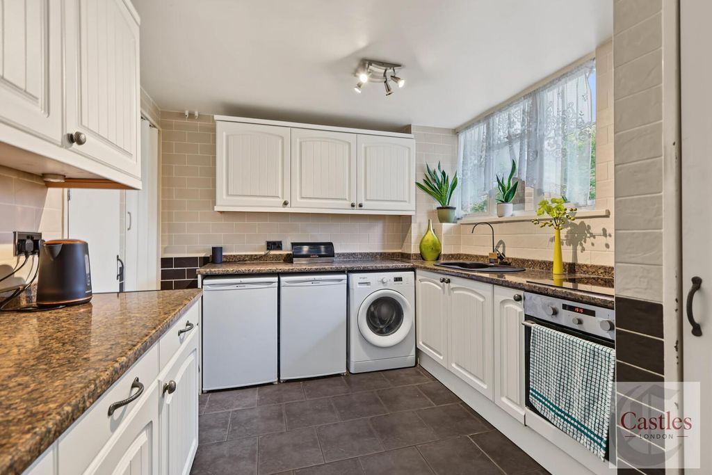 Property photo 1 of 21 Kitchen