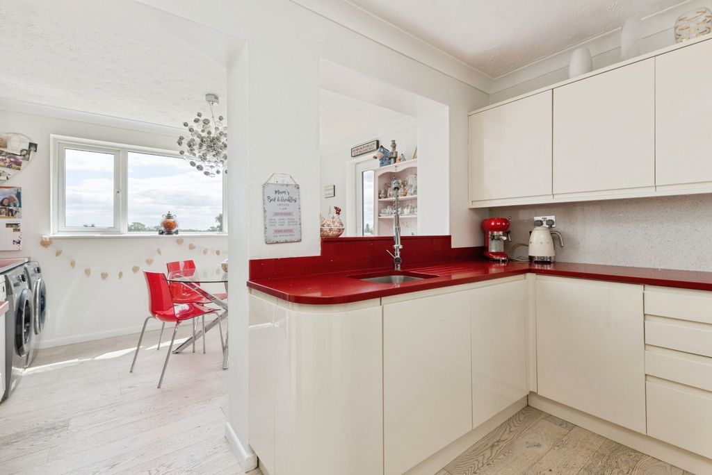 Property photo 3 of 23 Pbox-Img.Jpg