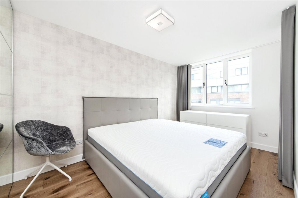 Property photo 3 of 12 Bedroom