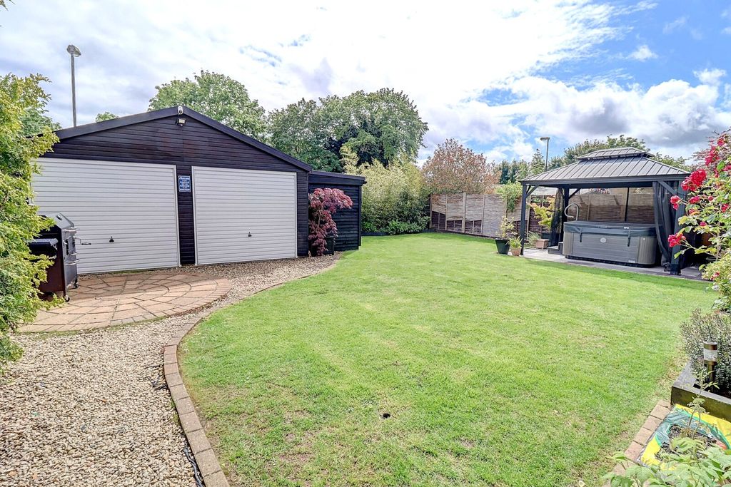 Property photo 3 of 21 Picture No. 10