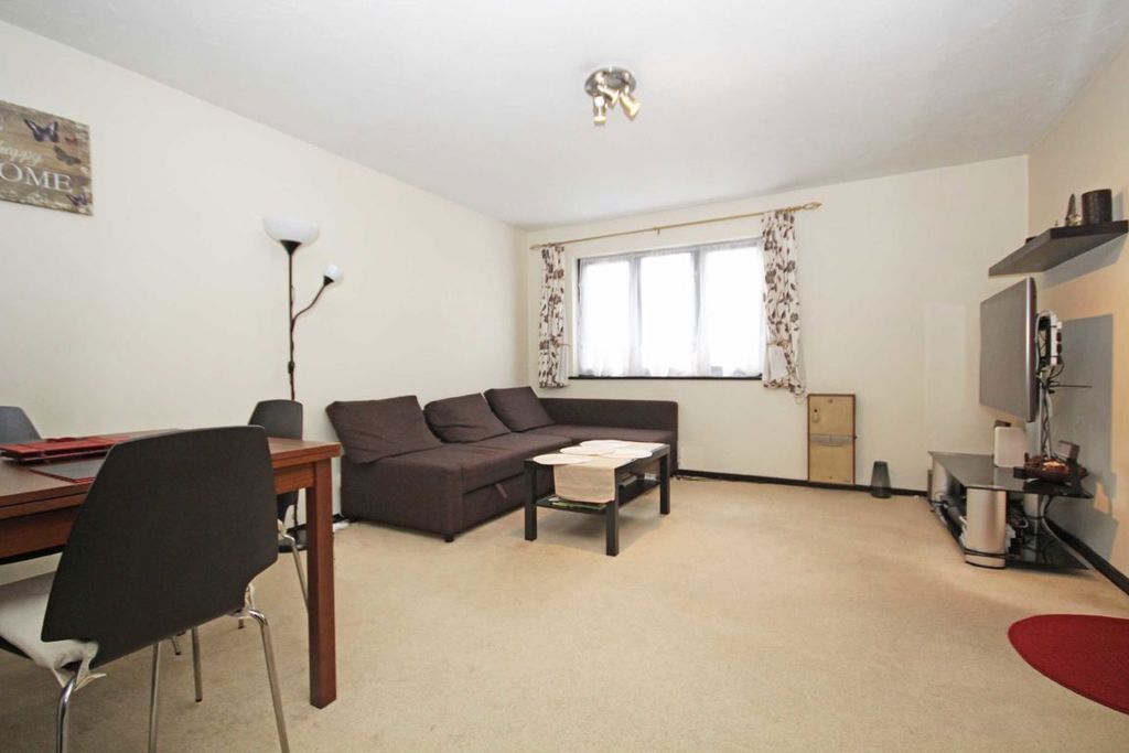 Property photo 2 of 4