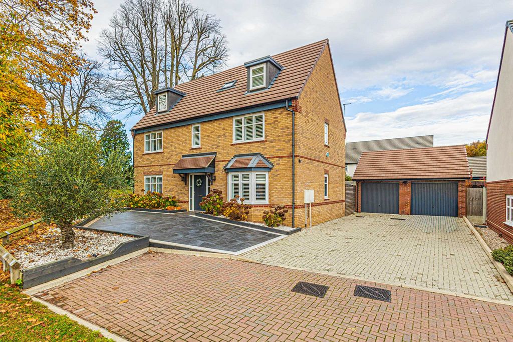 Property photo 1 of 48