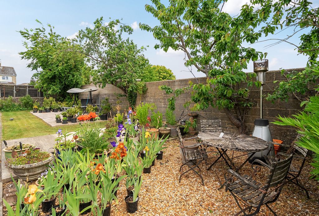Property photo 3 of 23 1296567-9-682Af8d...
