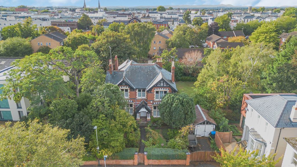 Property photo 1 of 21 Picture No. 17