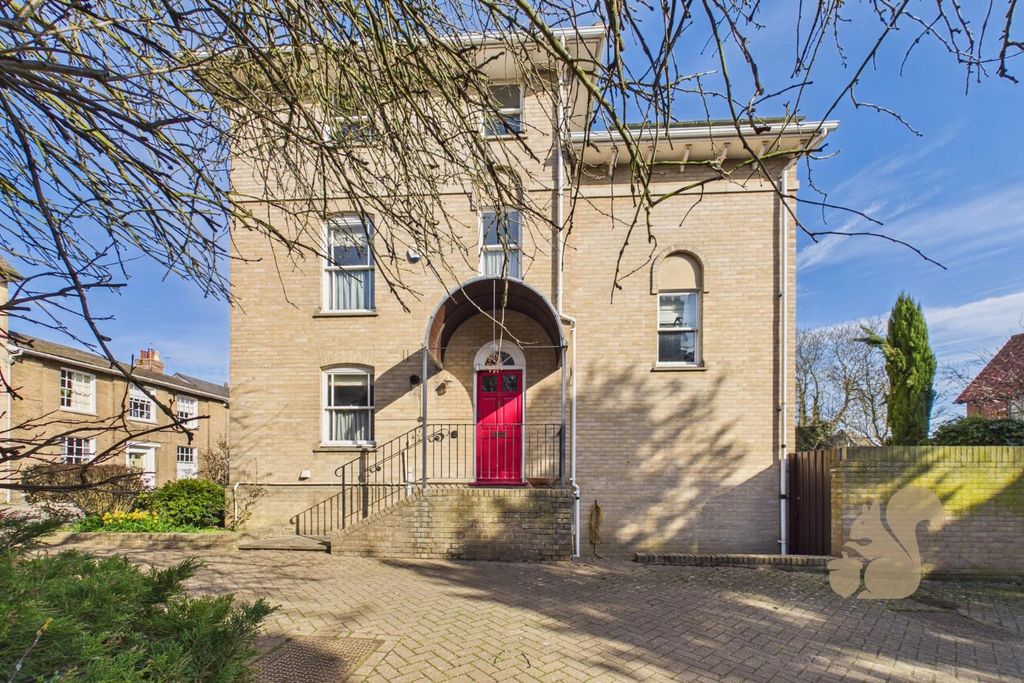 Property photo 1 of 18 Front