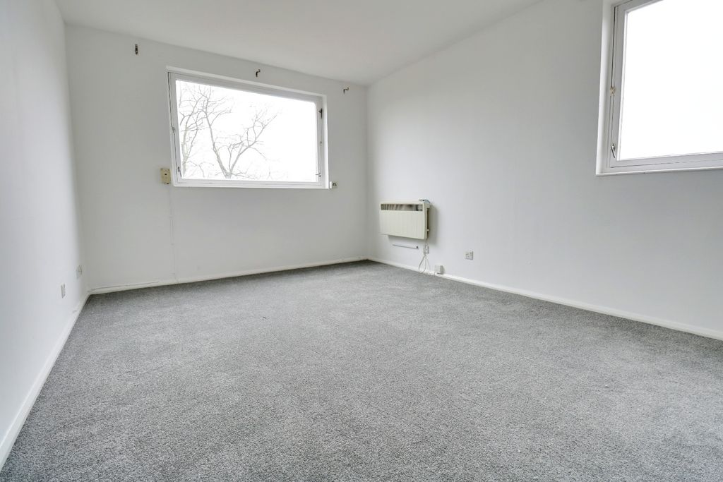 Property photo 1 of 8 4807050