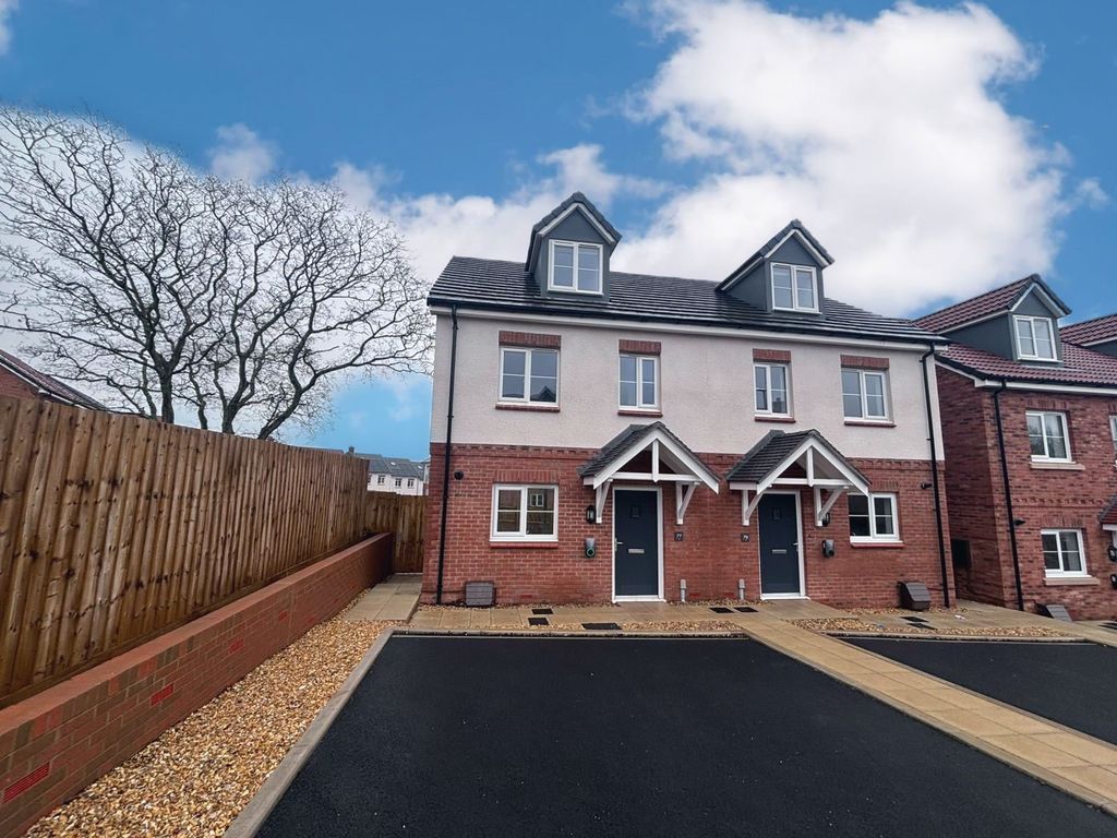 Property photo 1 of 9 Front