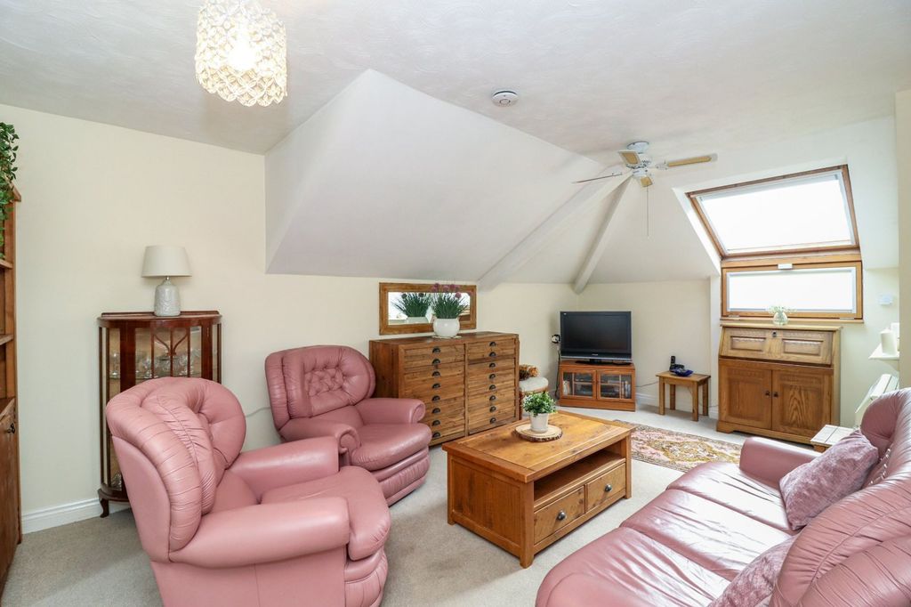 Property photo 3 of 10 Picture No. 09