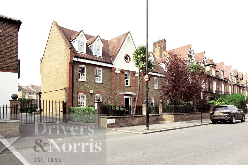 Property photo 3 of 8 Picture No. 24