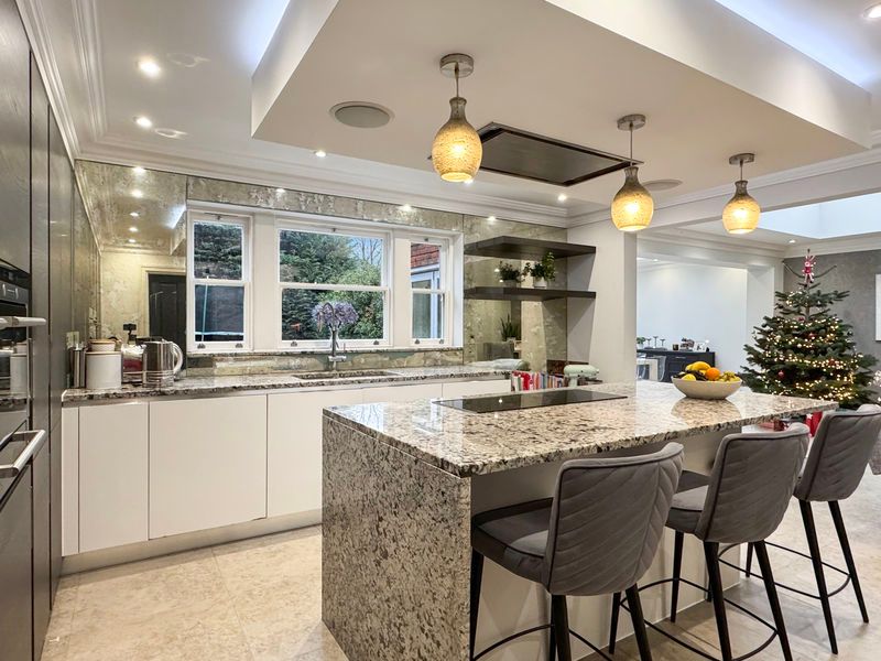 Property photo 2 of 17 Photo 24