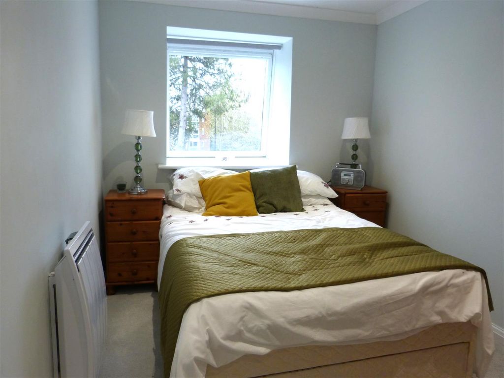 Property photo 3 of 8 Bedroom 2.Jpg