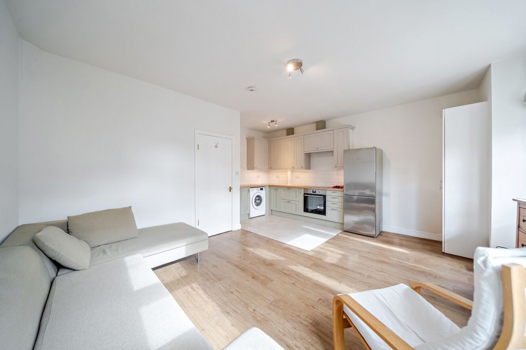 Property photo 3 of 9 1-6A8c39Fe01d01-1...