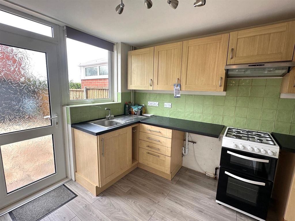 Property photo 2 of 10 Kitchen.Jpg