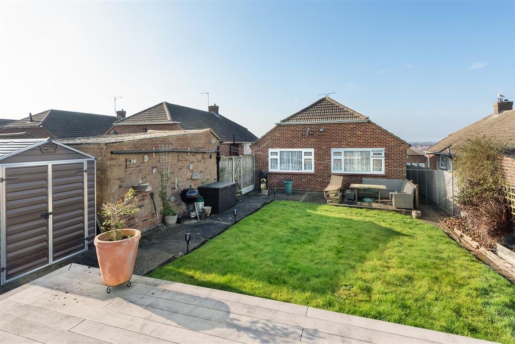 Property photo 2 of 13 Strode Park Road, Herne Bay