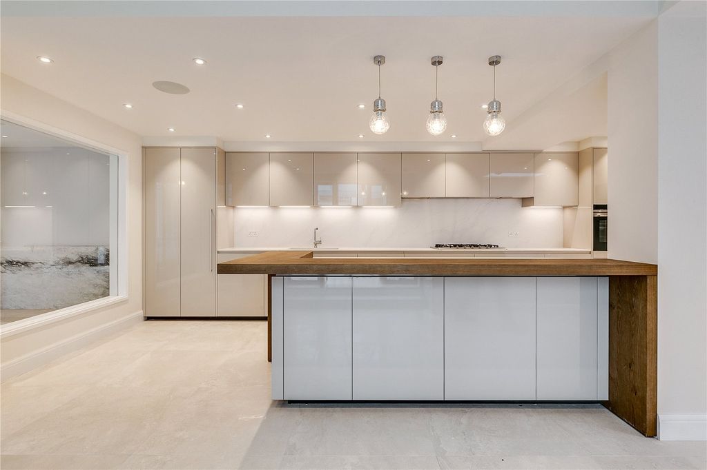 Property photo 3 of 29