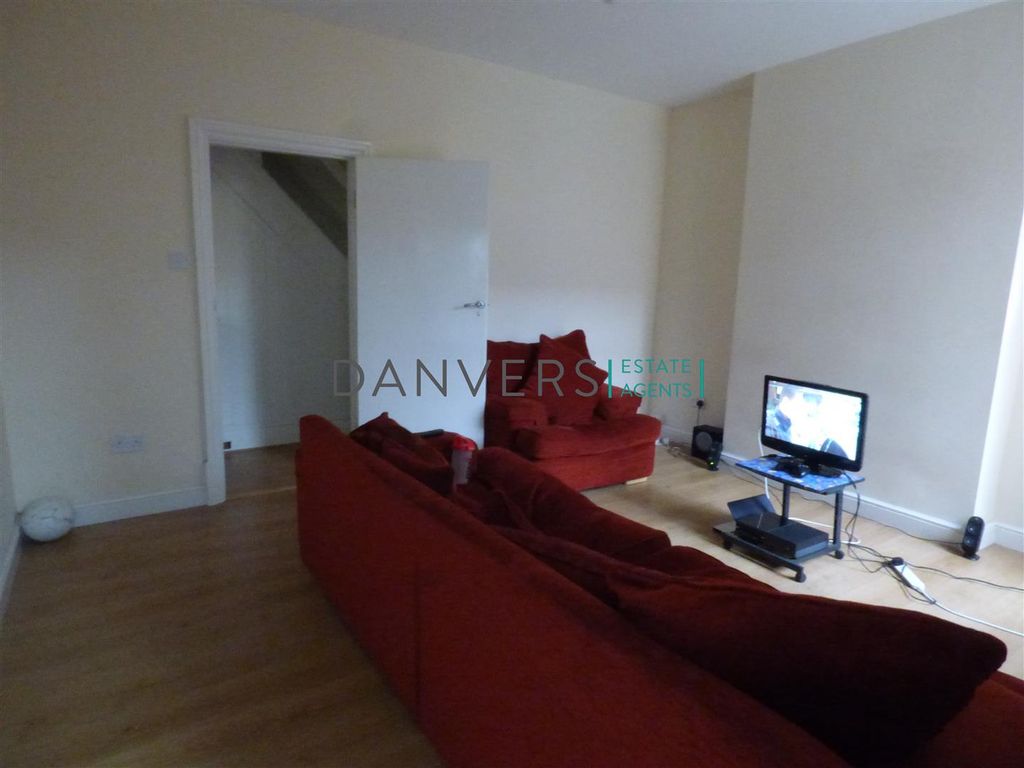 Property photo 3 of 13