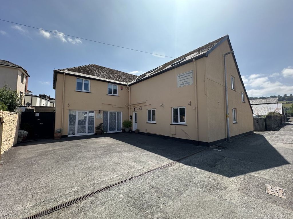 Property photo 1 of 22