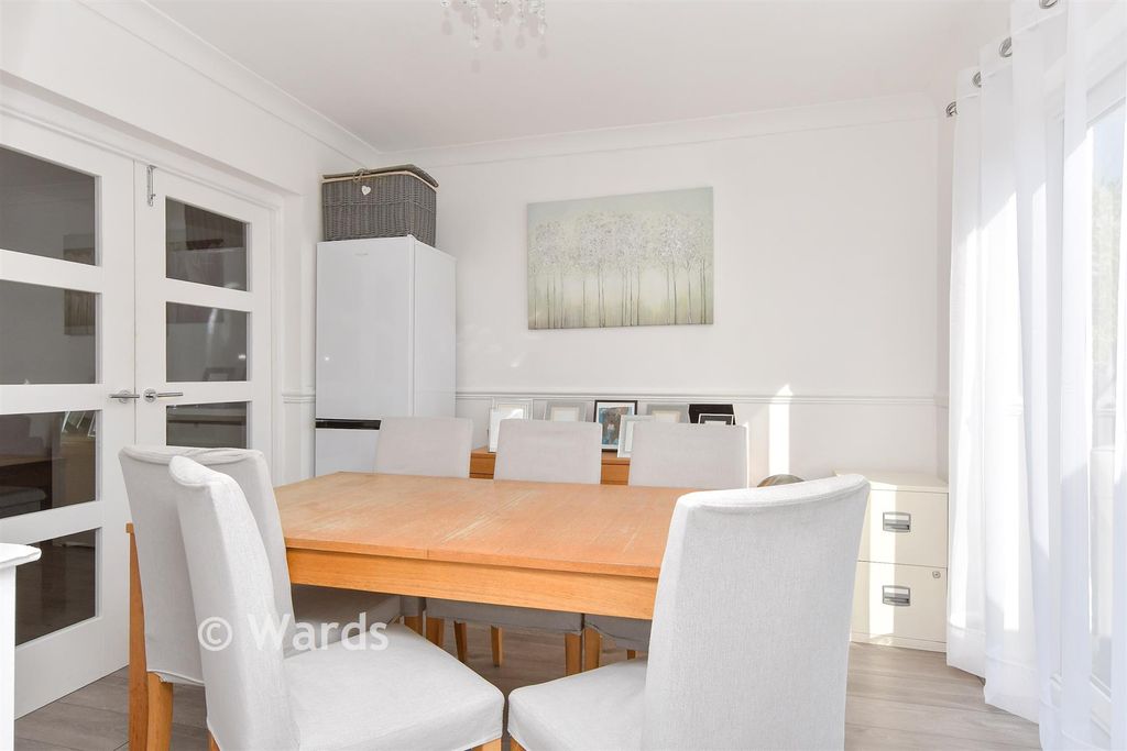 Property photo 2 of 8 Dining Area