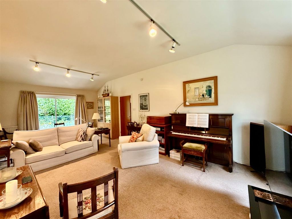 Property photo 2 of 28 Lounge Towards Rear.Jpg