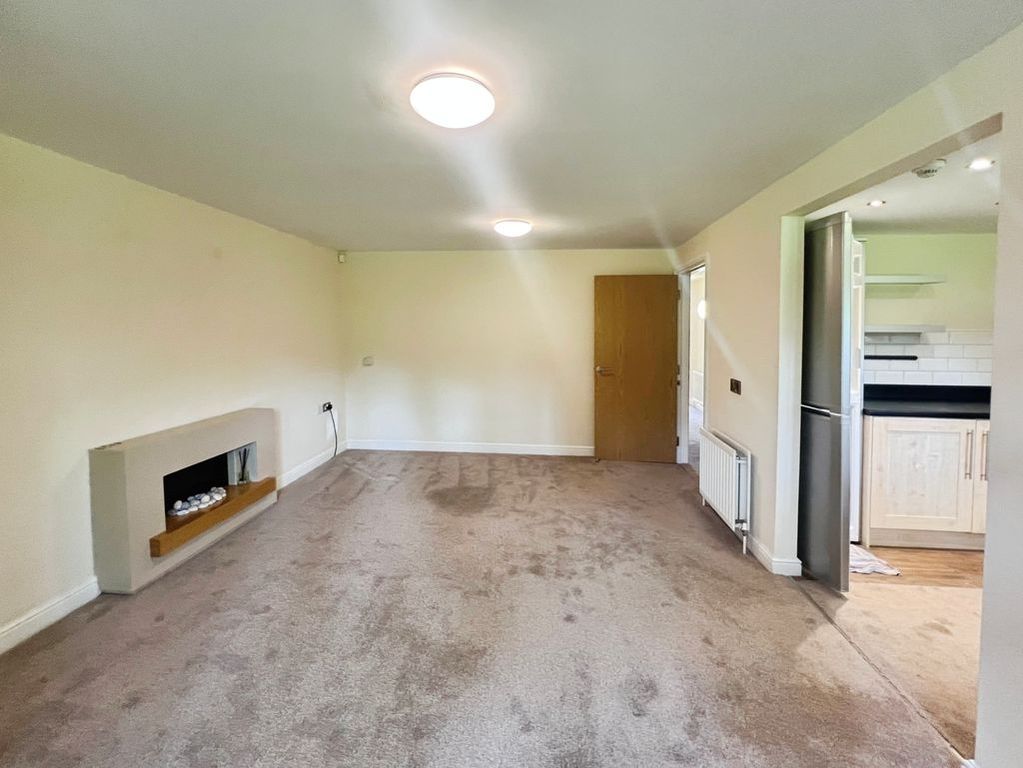 Property photo 3 of 14 Lounge