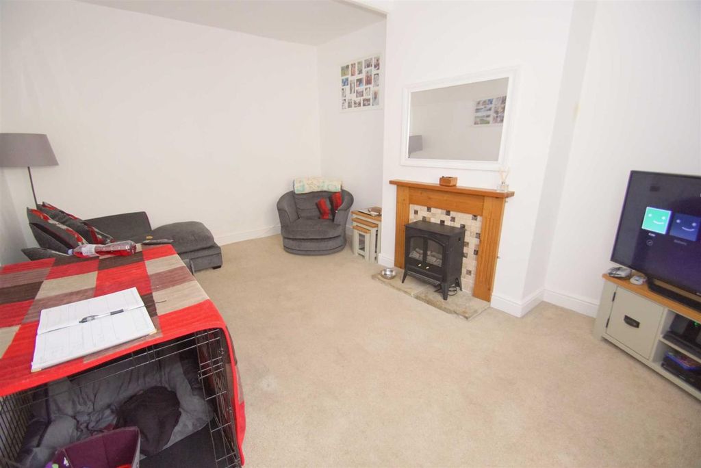 Property photo 3 of 8