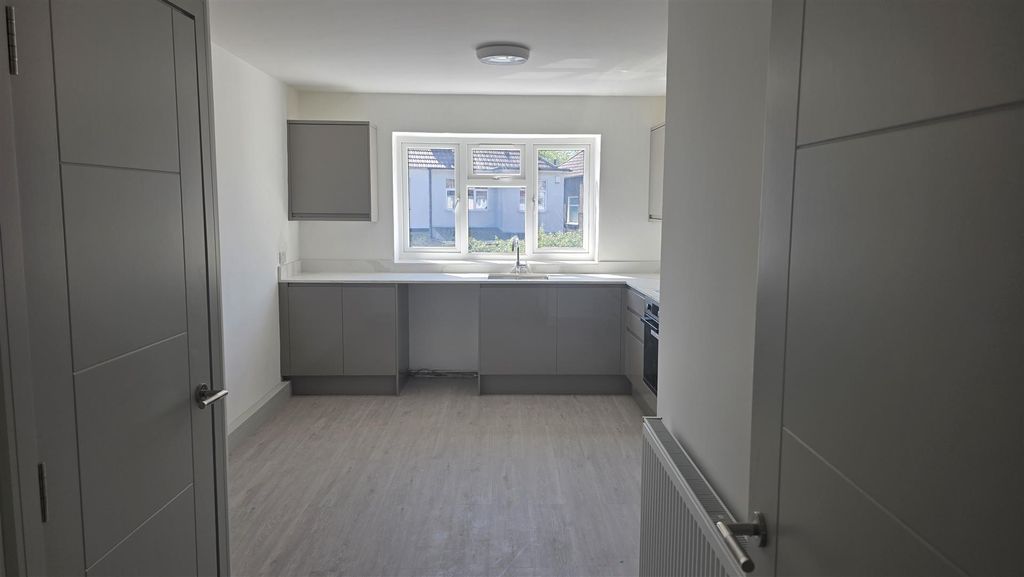 Property photo 3 of 7 20260422_120422.Jpg