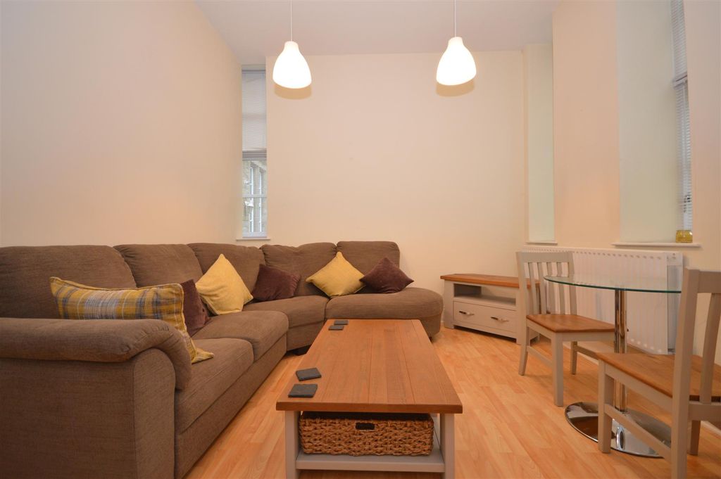 Property photo 3 of 18