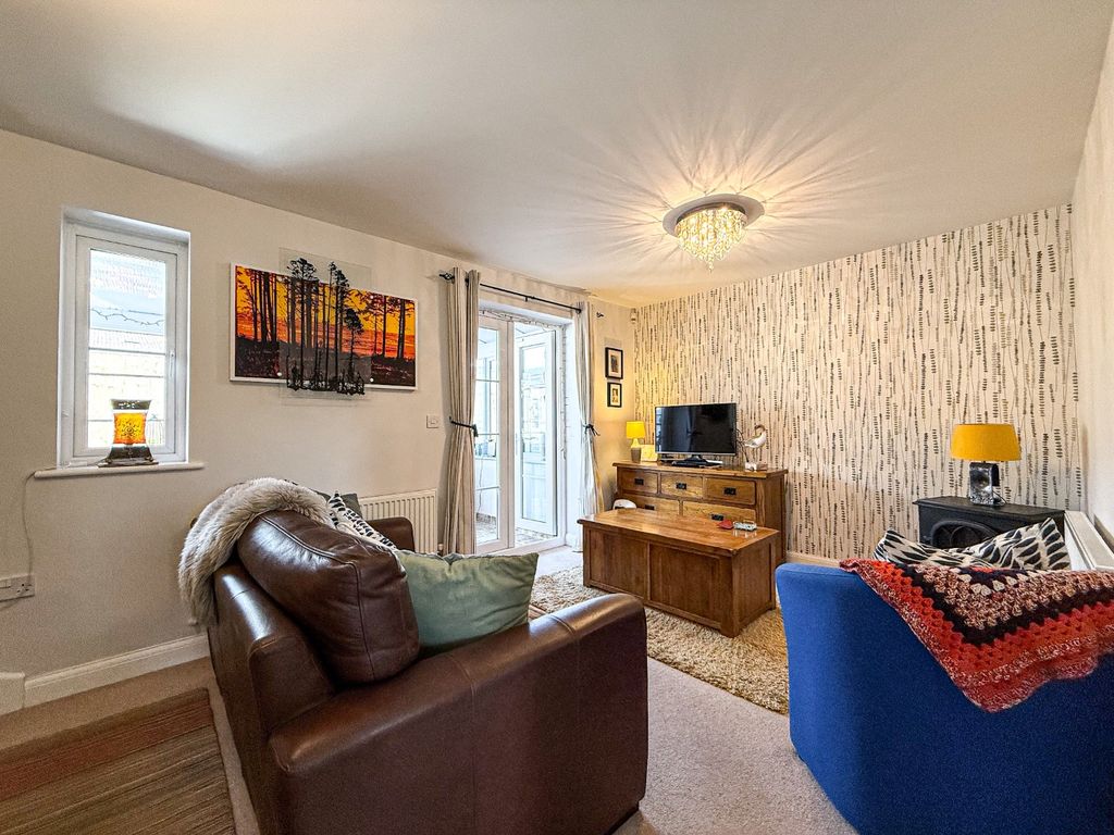 Property photo 3 of 14 4737674