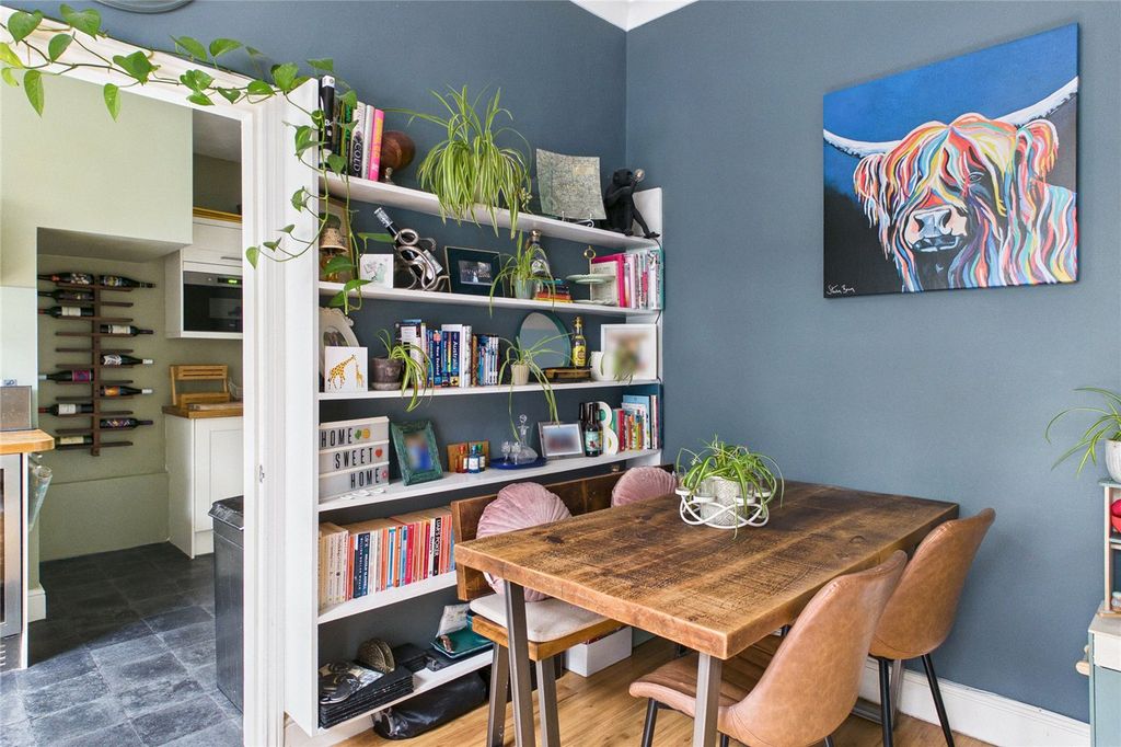 Property photo 2 of 15 Picture No. 12