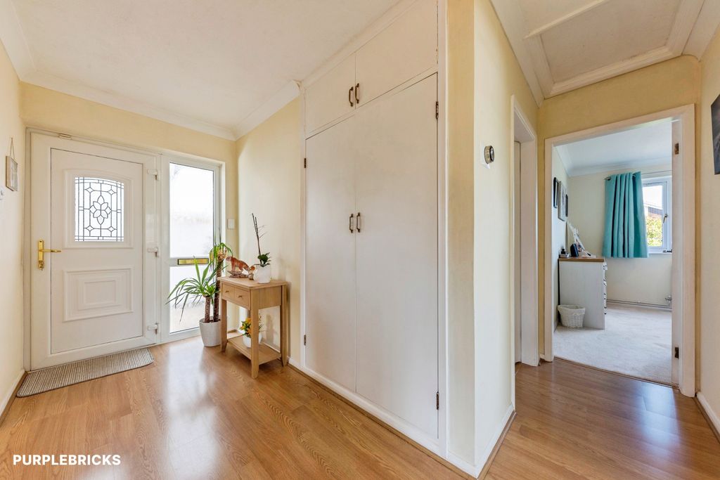 Property photo 2 of 25