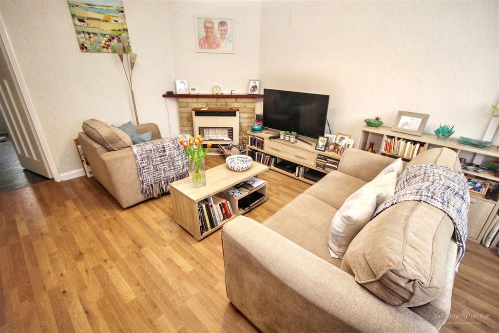 Property photo 3 of 16 Living Room