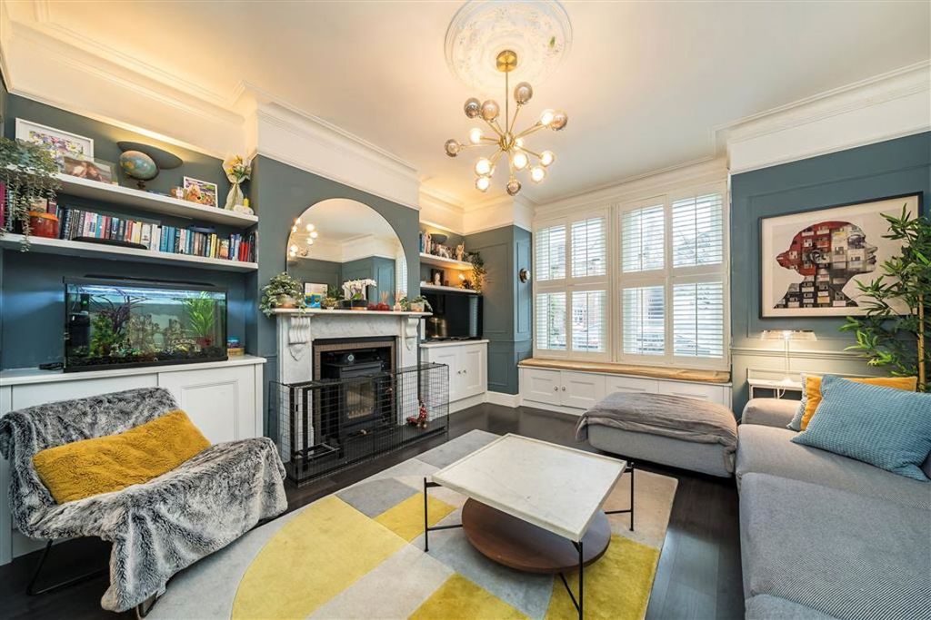 Property photo 2 of 11