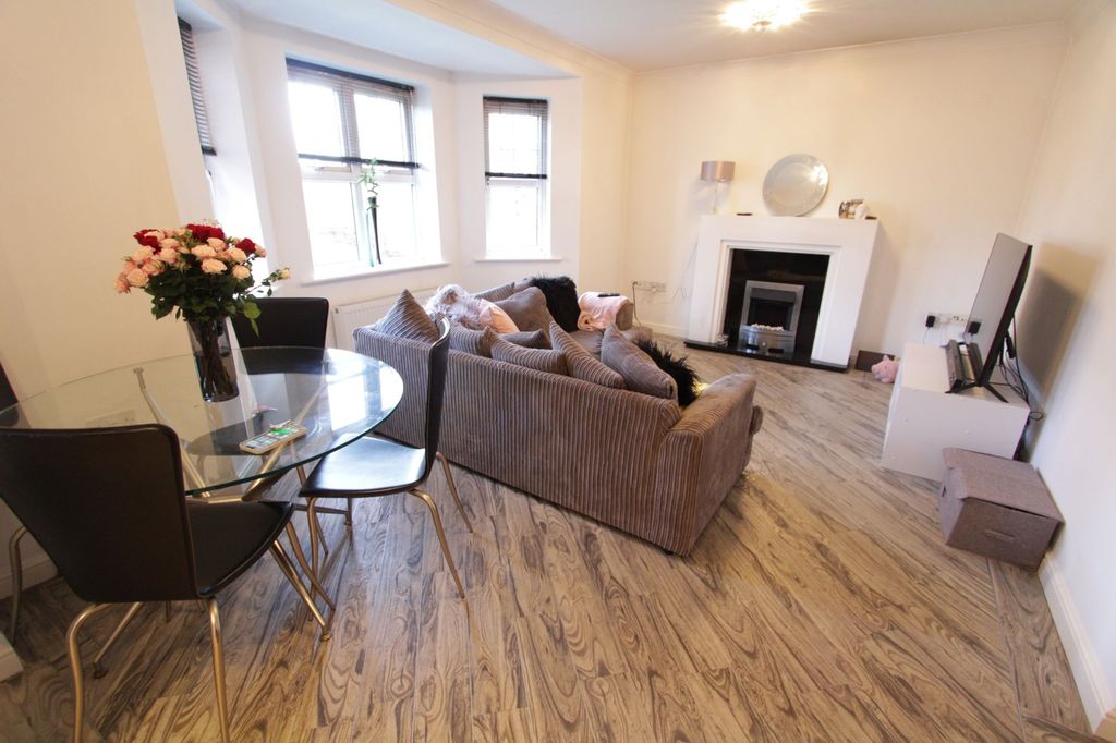 Property photo 3 of 6