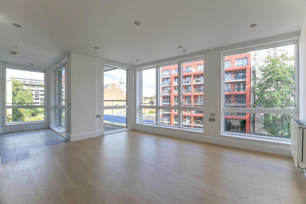 Property photo 2 of 14 30.Jpg