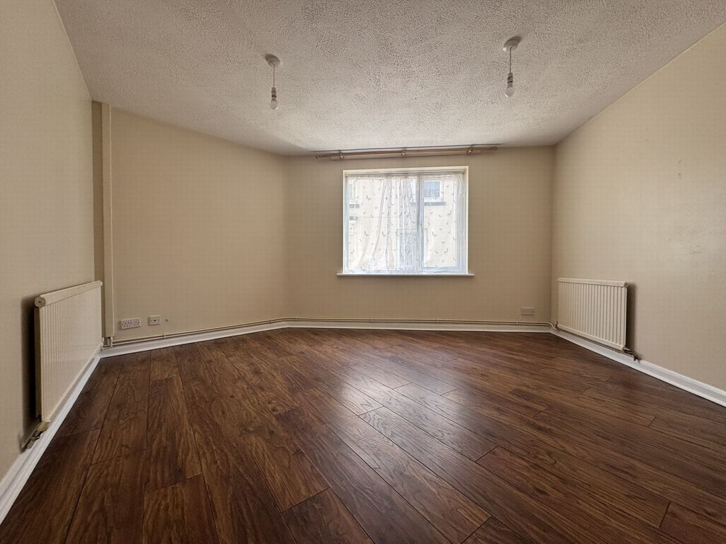 Property photo 2 of 11 Photo 5