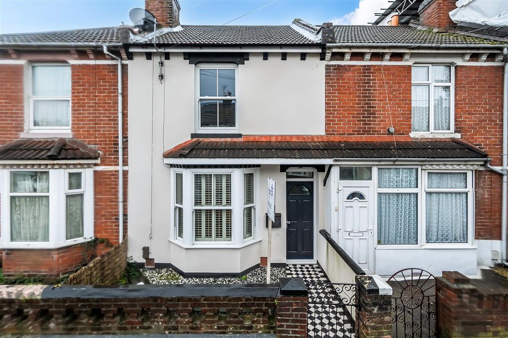 Property photo 1 of 10 Exterior