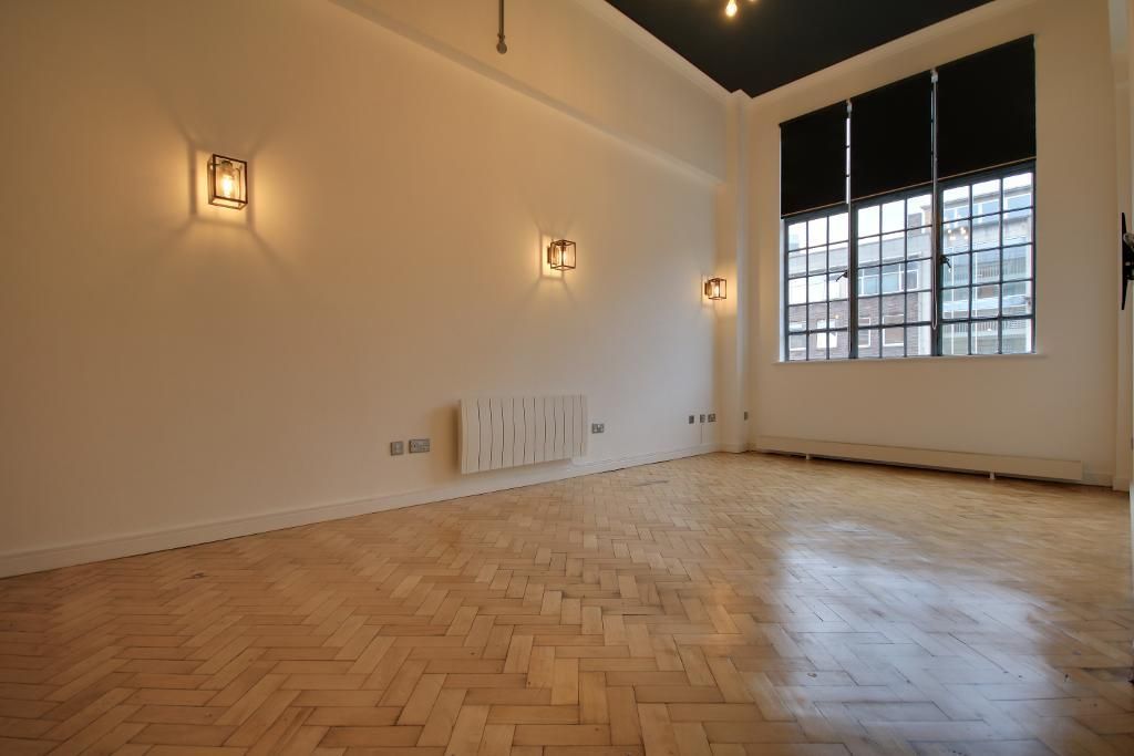 Property photo 3 of 27 Lounge